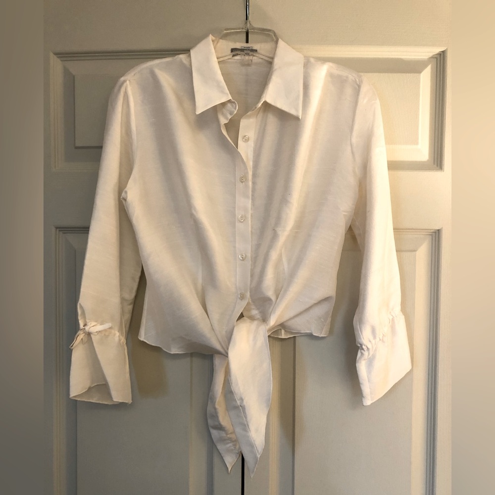 Claude Zana. Off-white, tie front, blouse. 100% Silk. Size 8. Never warn.$50
